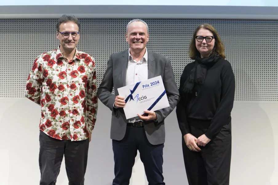 Prix DAS en Management Durable, CCIG, décerné à Pierre-André Gremaud par par Nathalie Hardyn