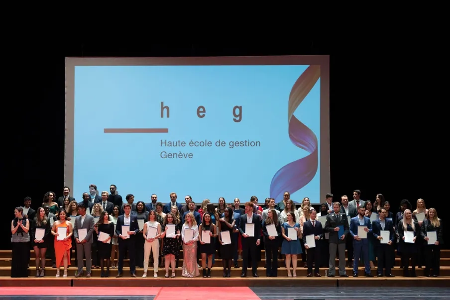 Ensemble des diplômé-es 2022 de la filière International Business Management